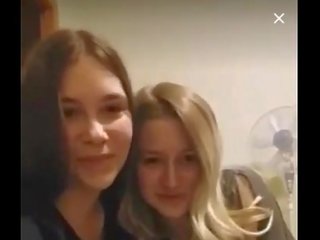 [periscope] אוקראיני נוער בנות בפועל smooching