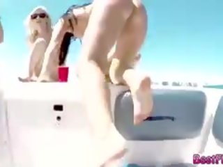 Hardcore x menovitý klip akcie na a jachta s títo bohaté kids