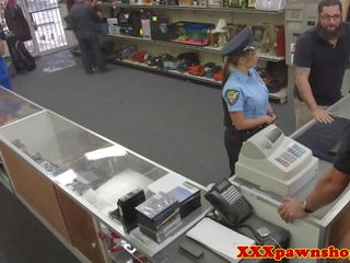 Реальний pawnshop ххх кіно з bigass поліцейський в уніформа
